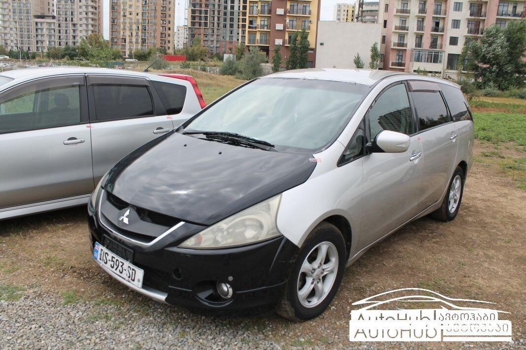 Mitsubishi grandis 2004