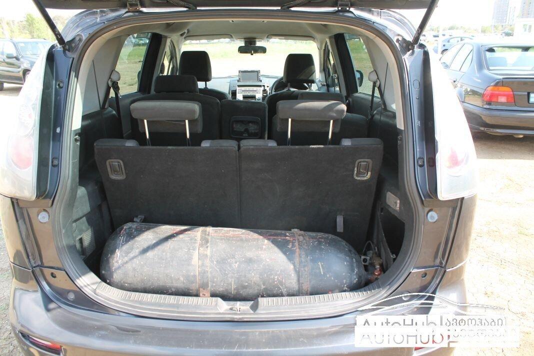 Mazda premacy салон