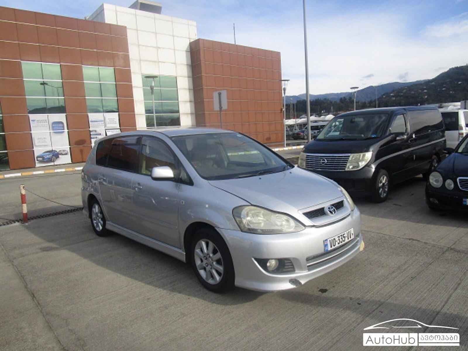 Toyota ipsum серый