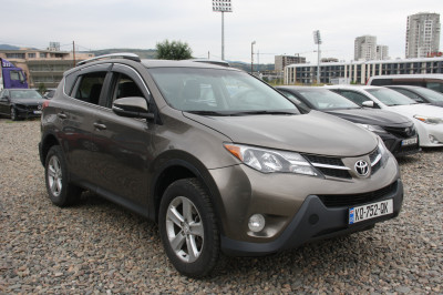 TOYOTA RAV 4