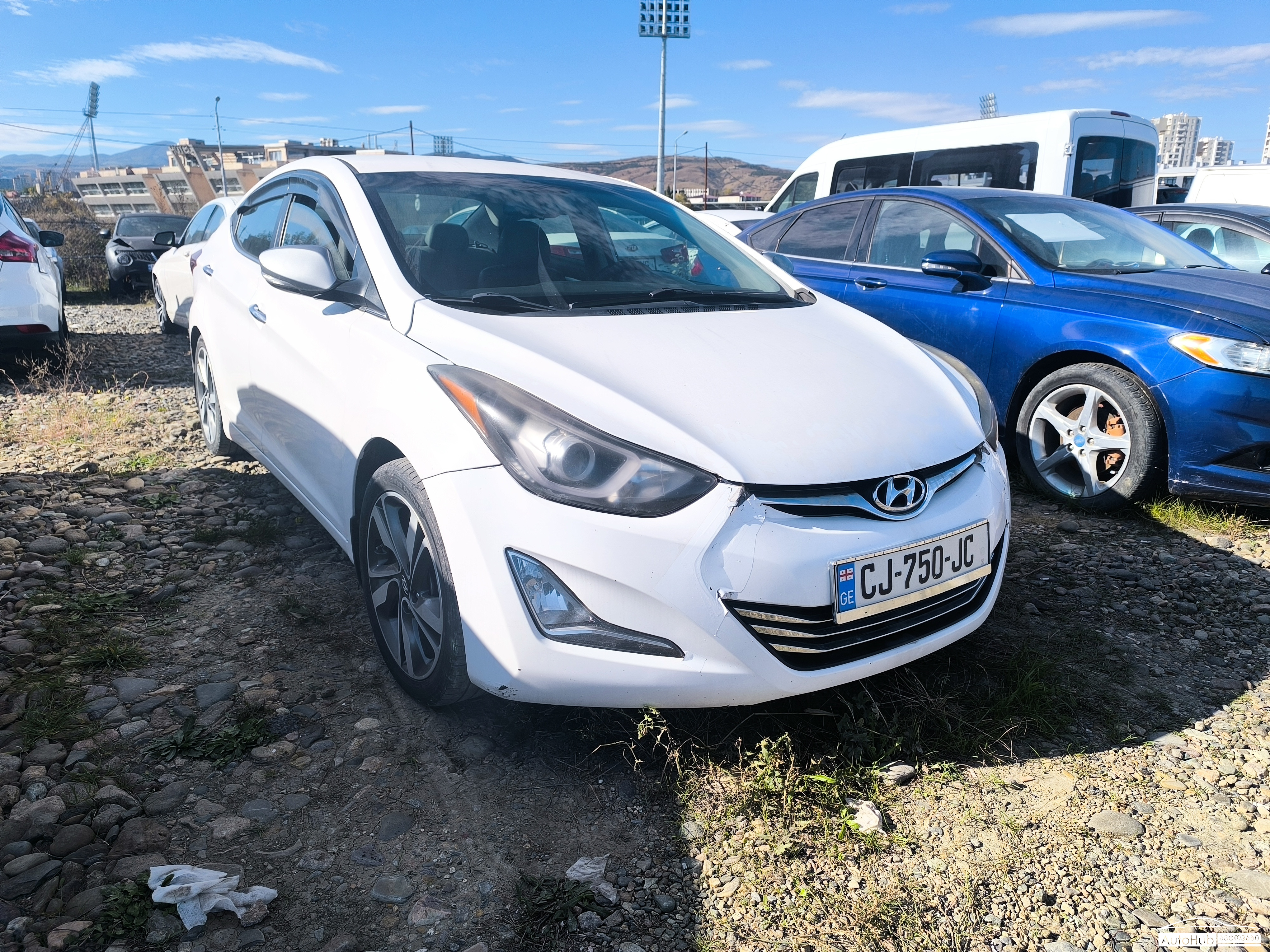 HYUNDAI Elantra