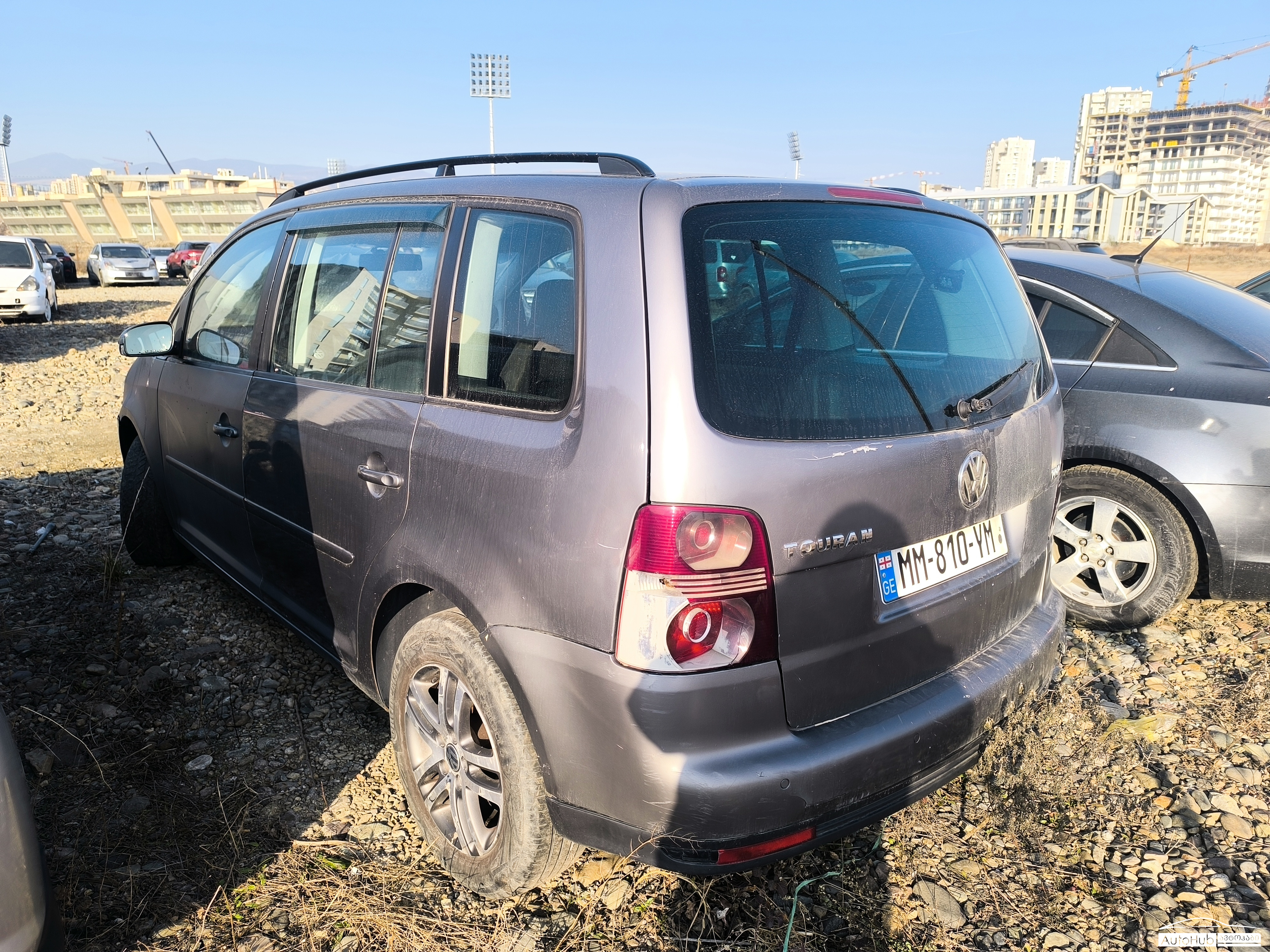 VOLKSWAGEN Touran