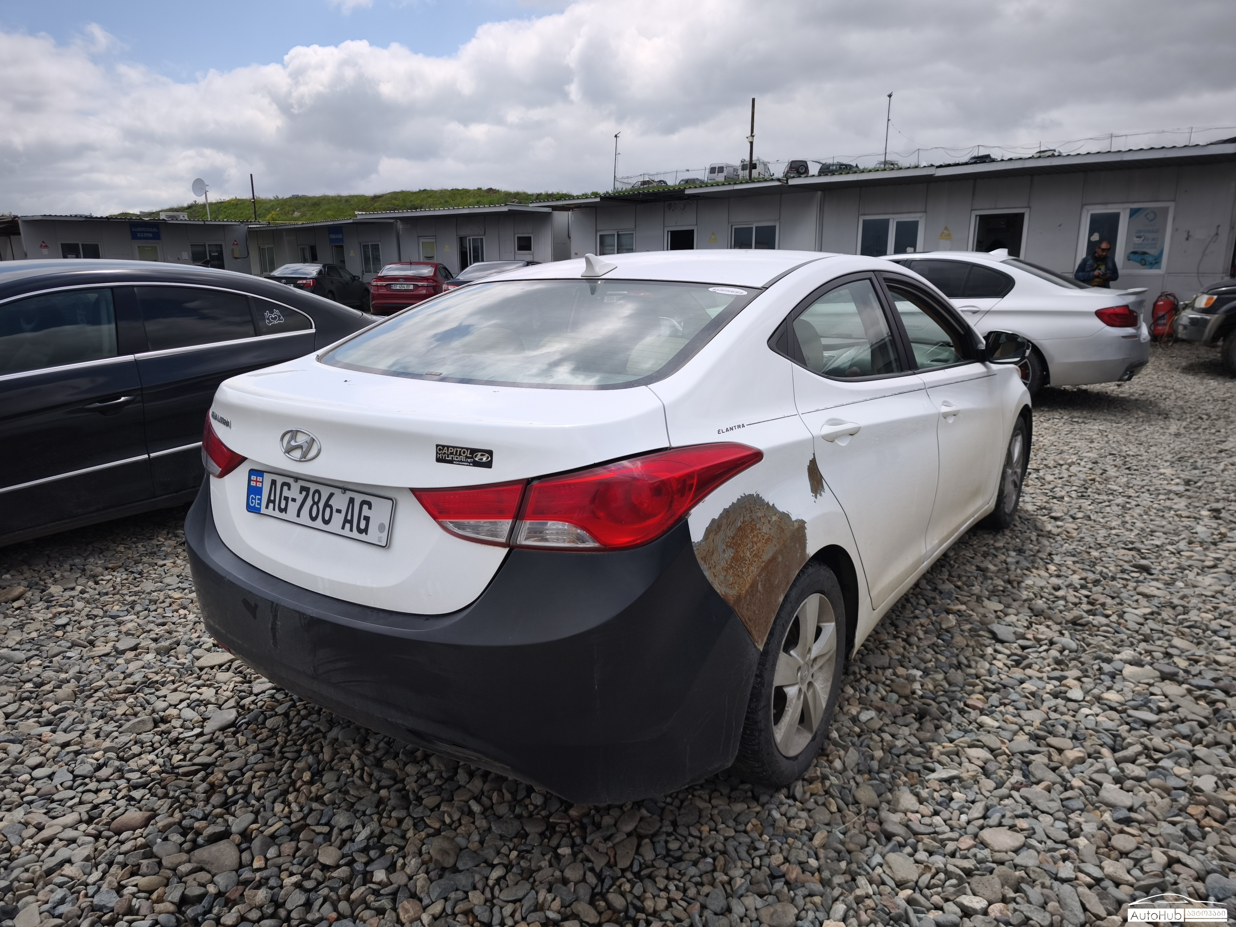 HYUNDAI Elantra