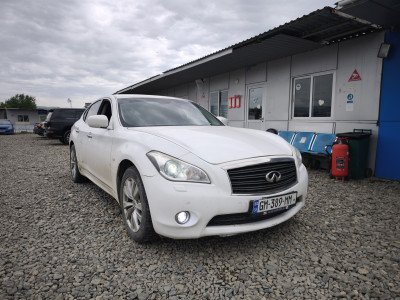 INFINITI M37