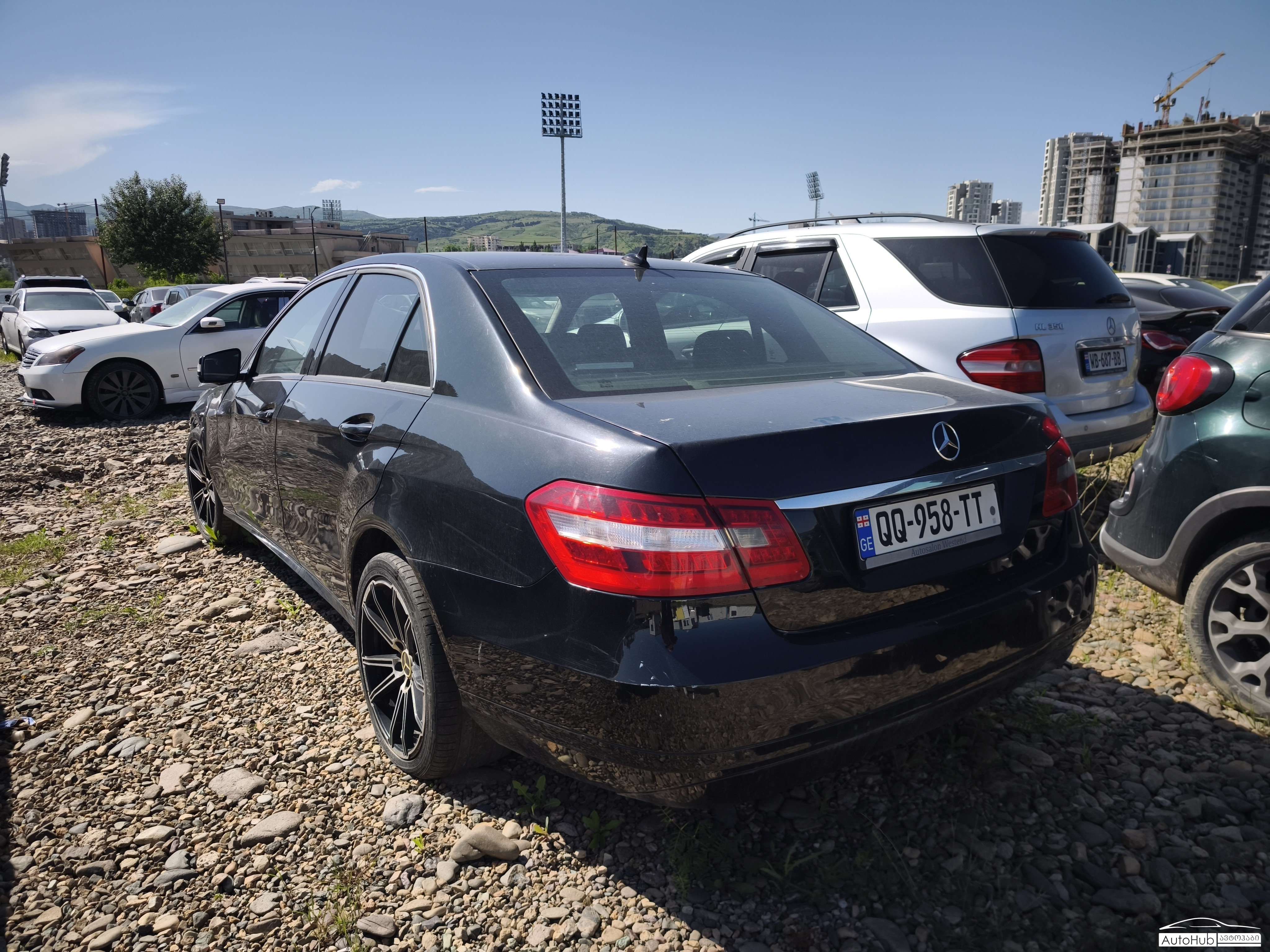 MERCEDES BENZ E 200