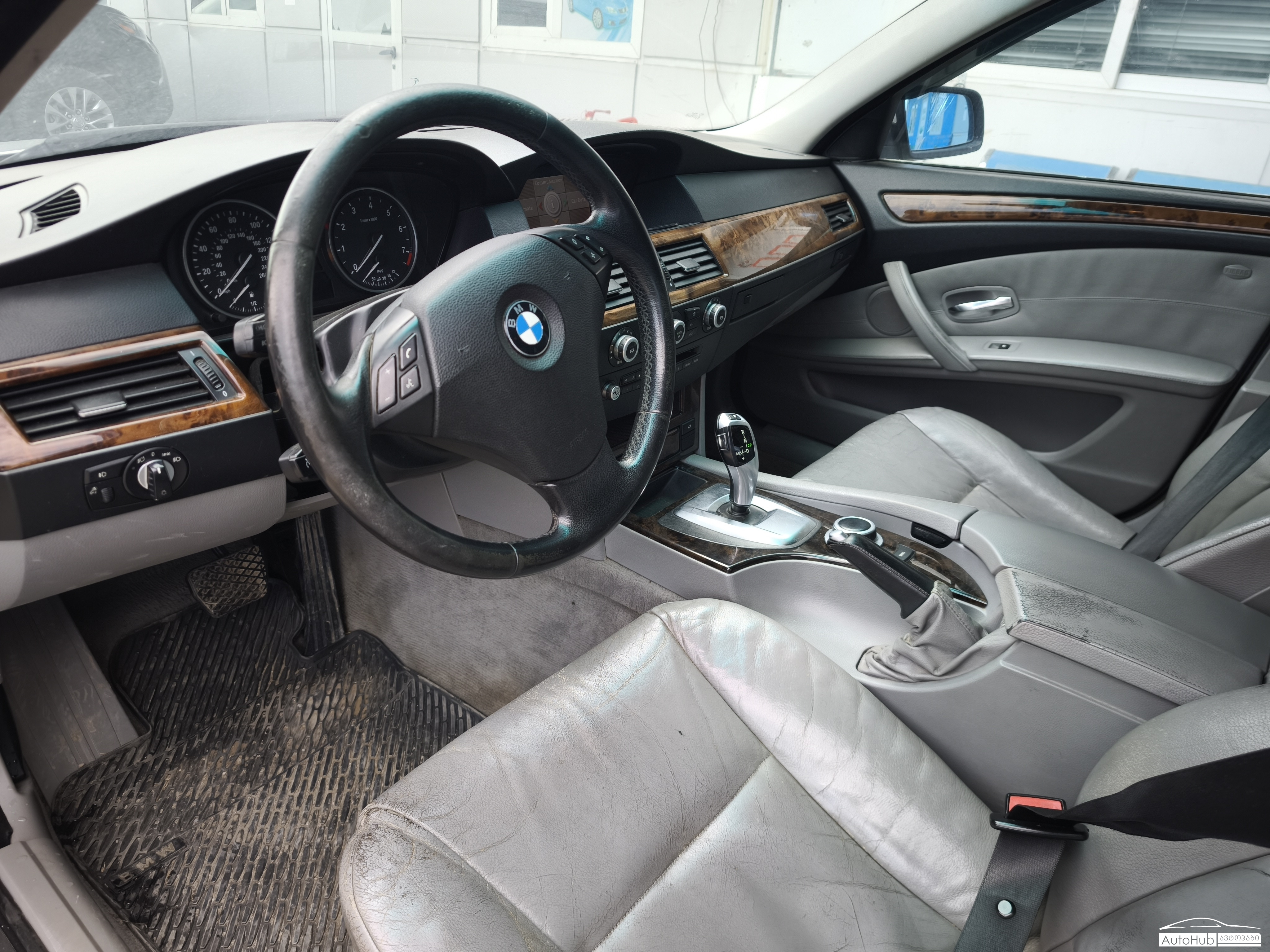 BMW 528