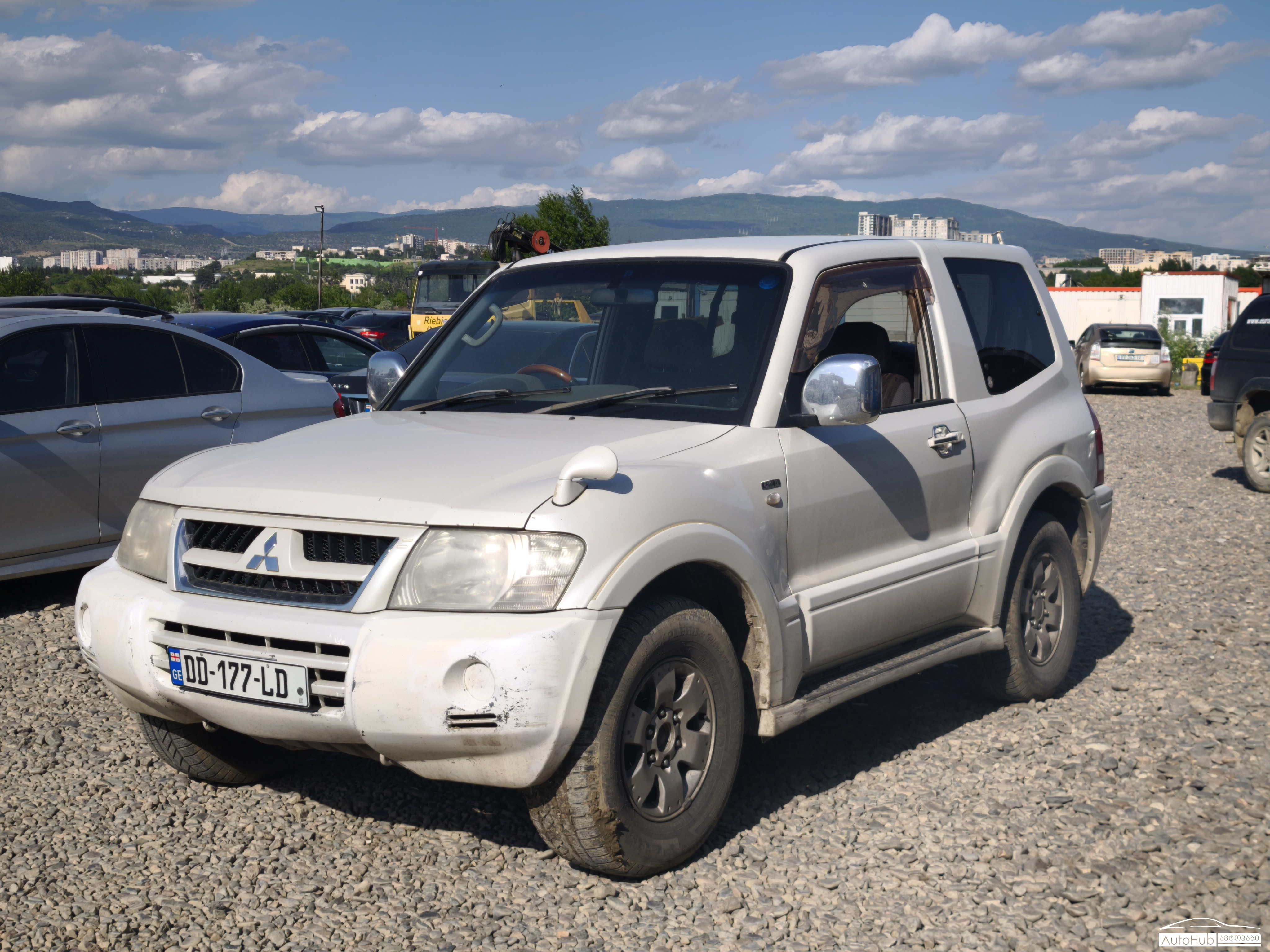 MITSUBISHI Pajero