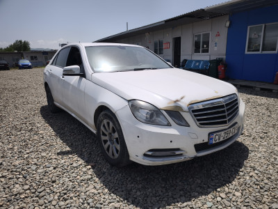 MERCEDES BENZ E 200