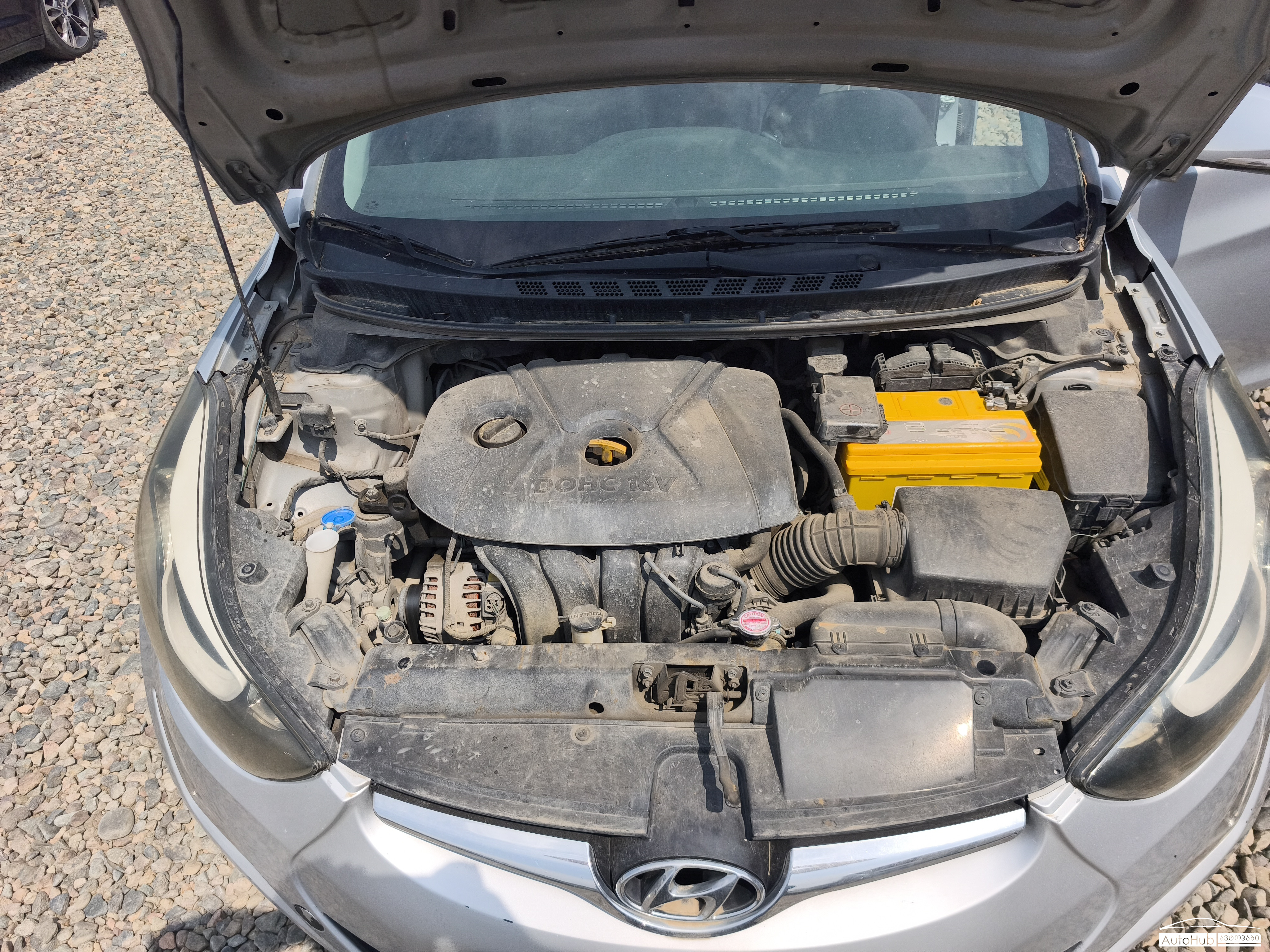HYUNDAI Elantra