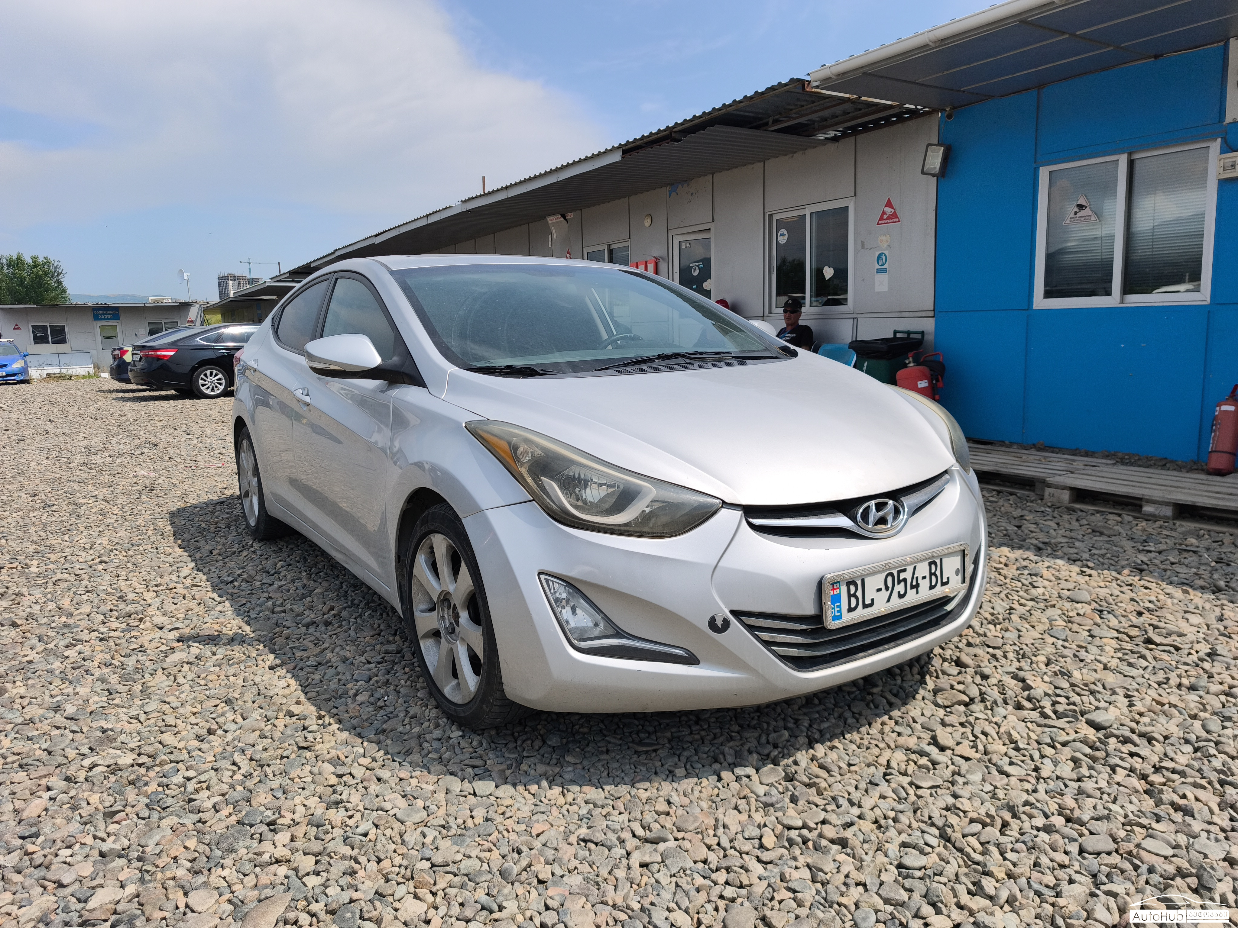 HYUNDAI Elantra