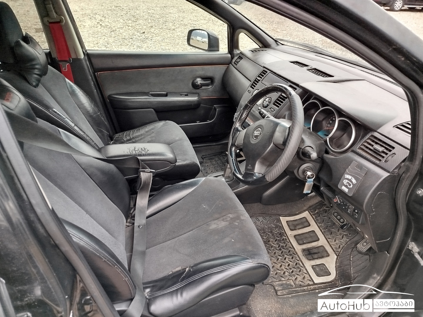 NISSAN Tiida