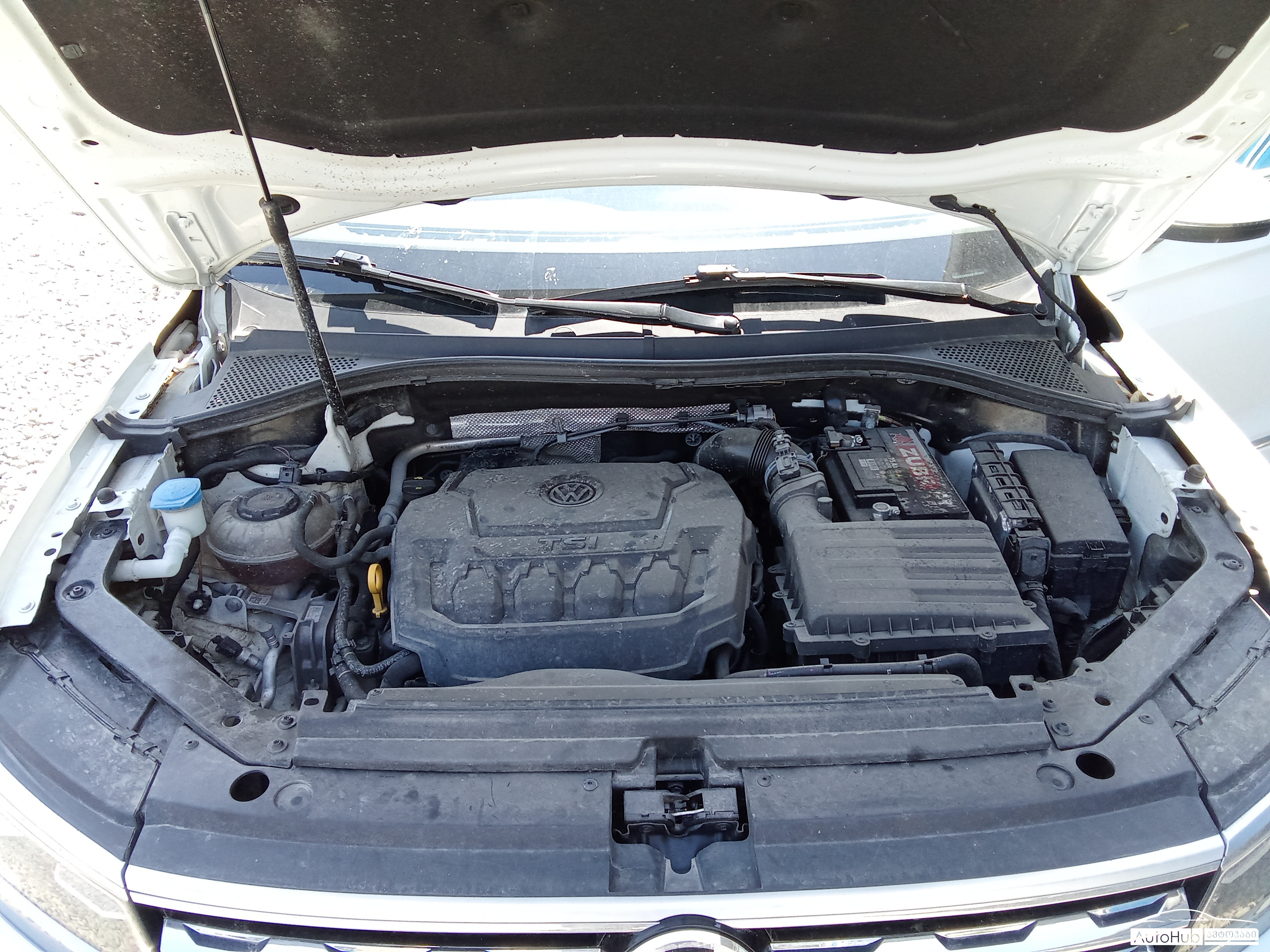 VOLKSWAGEN Tiguan