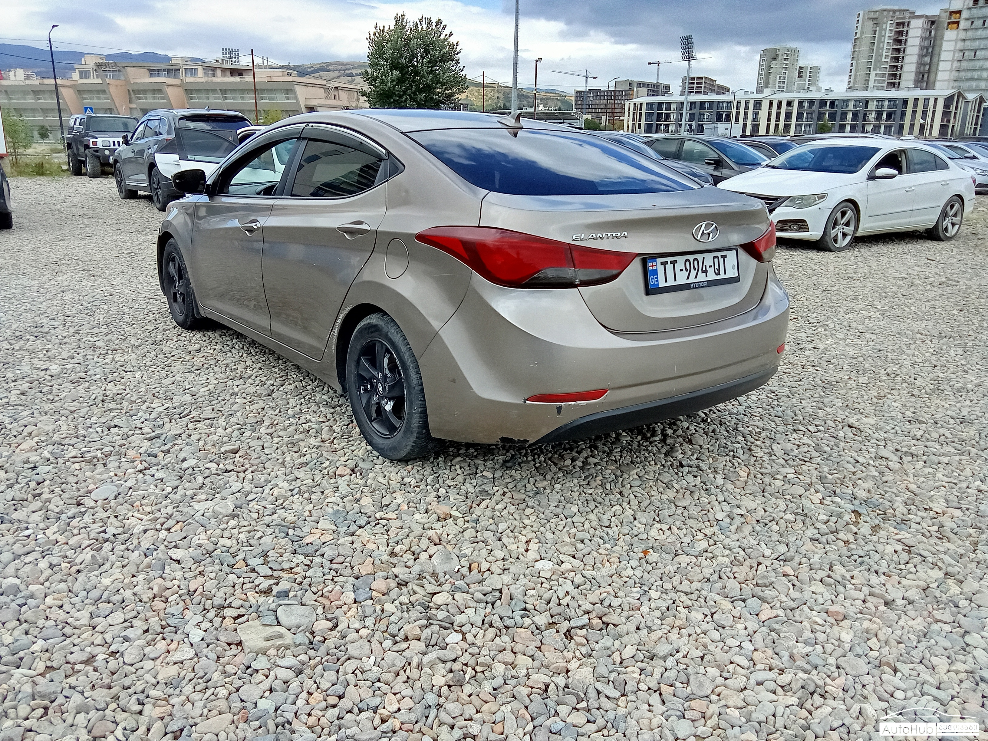 HYUNDAI Elantra