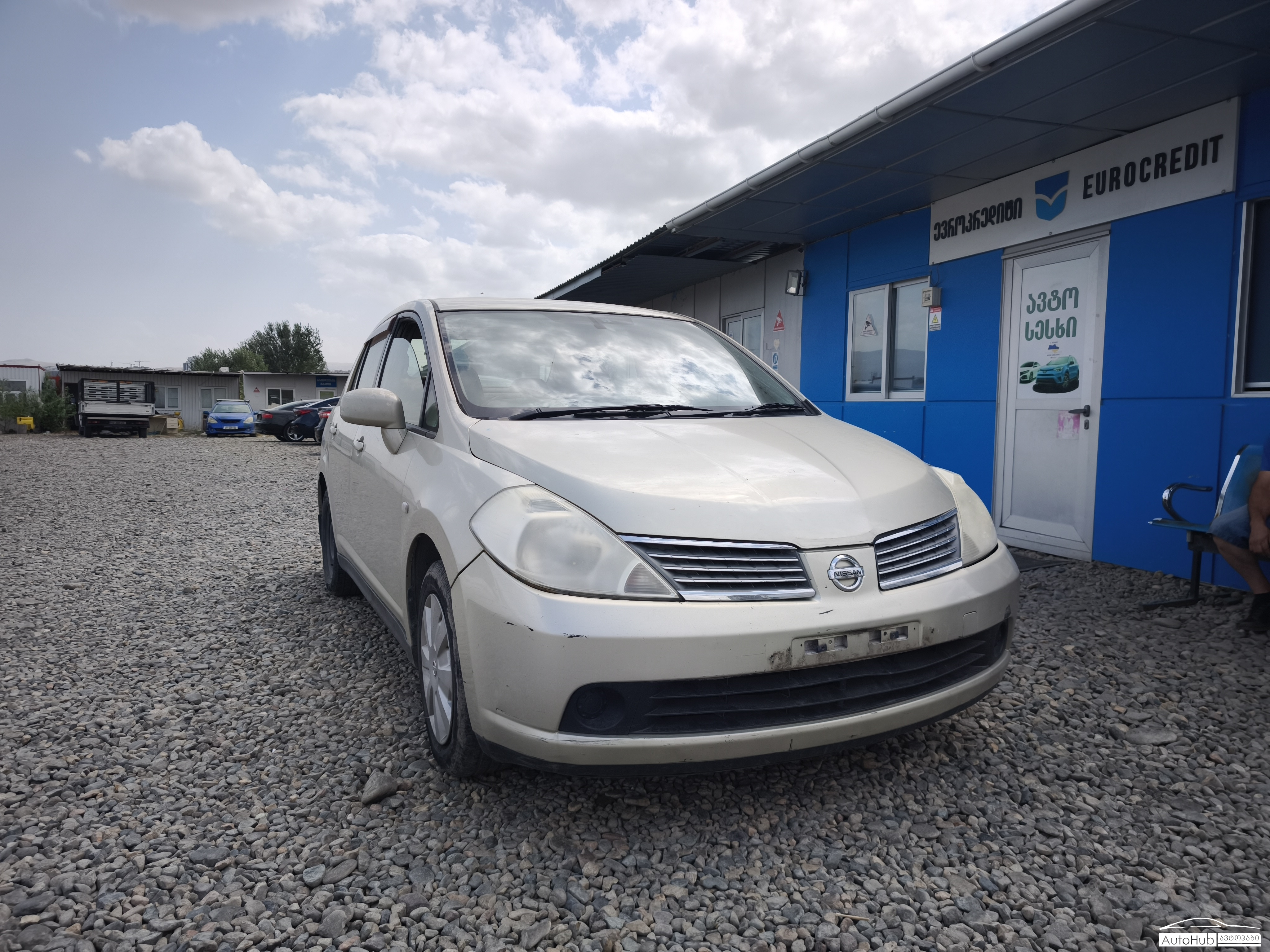 NISSAN Tiida