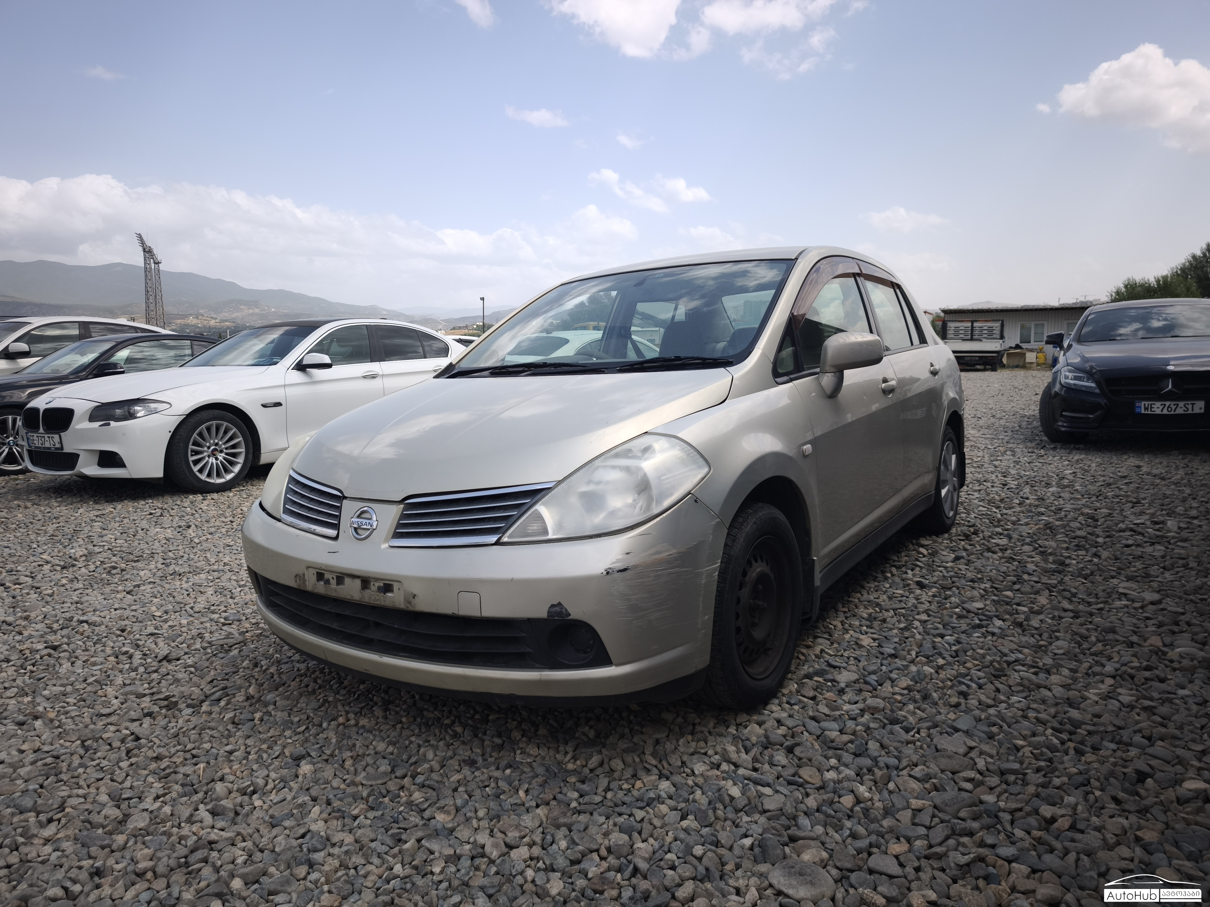 NISSAN Tiida