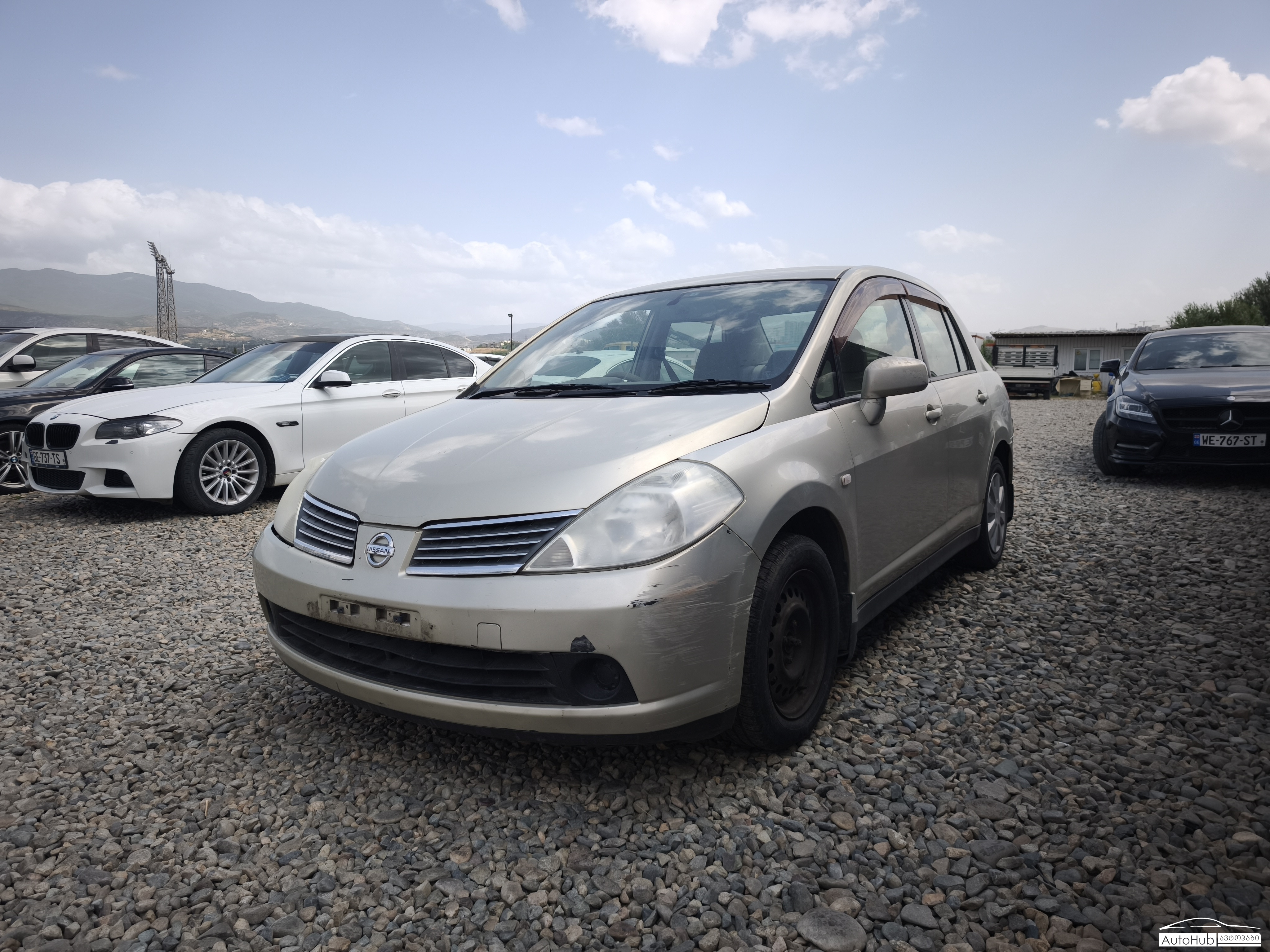 NISSAN Tiida