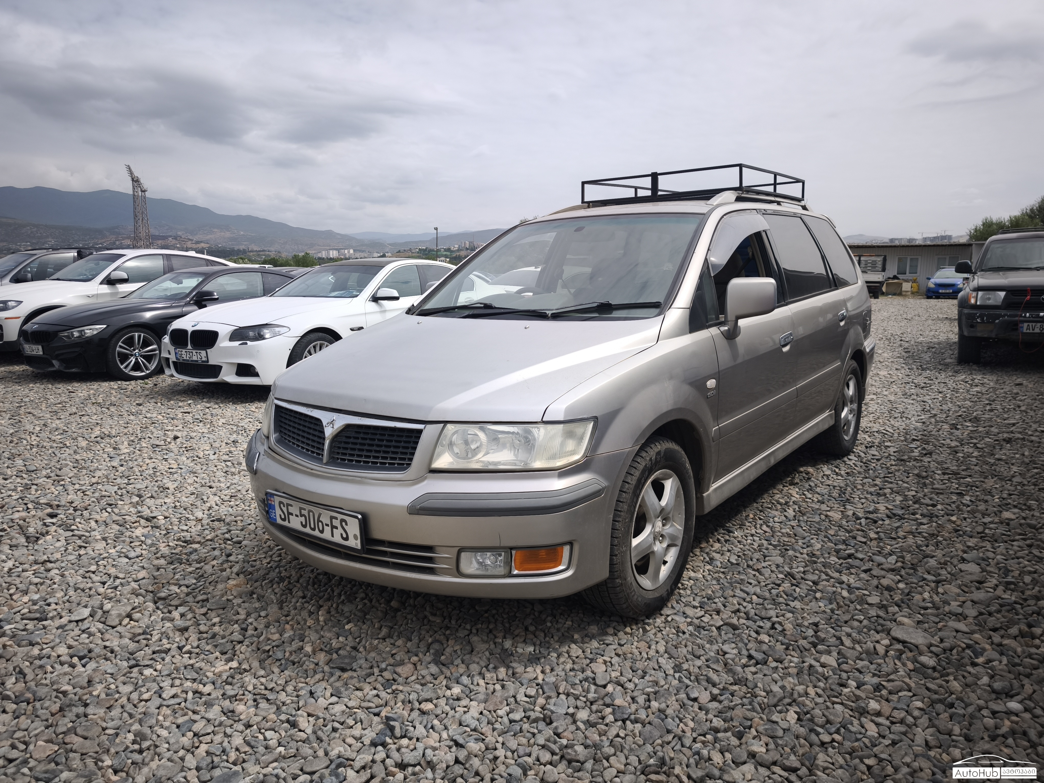 MITSUBISHI Chariot