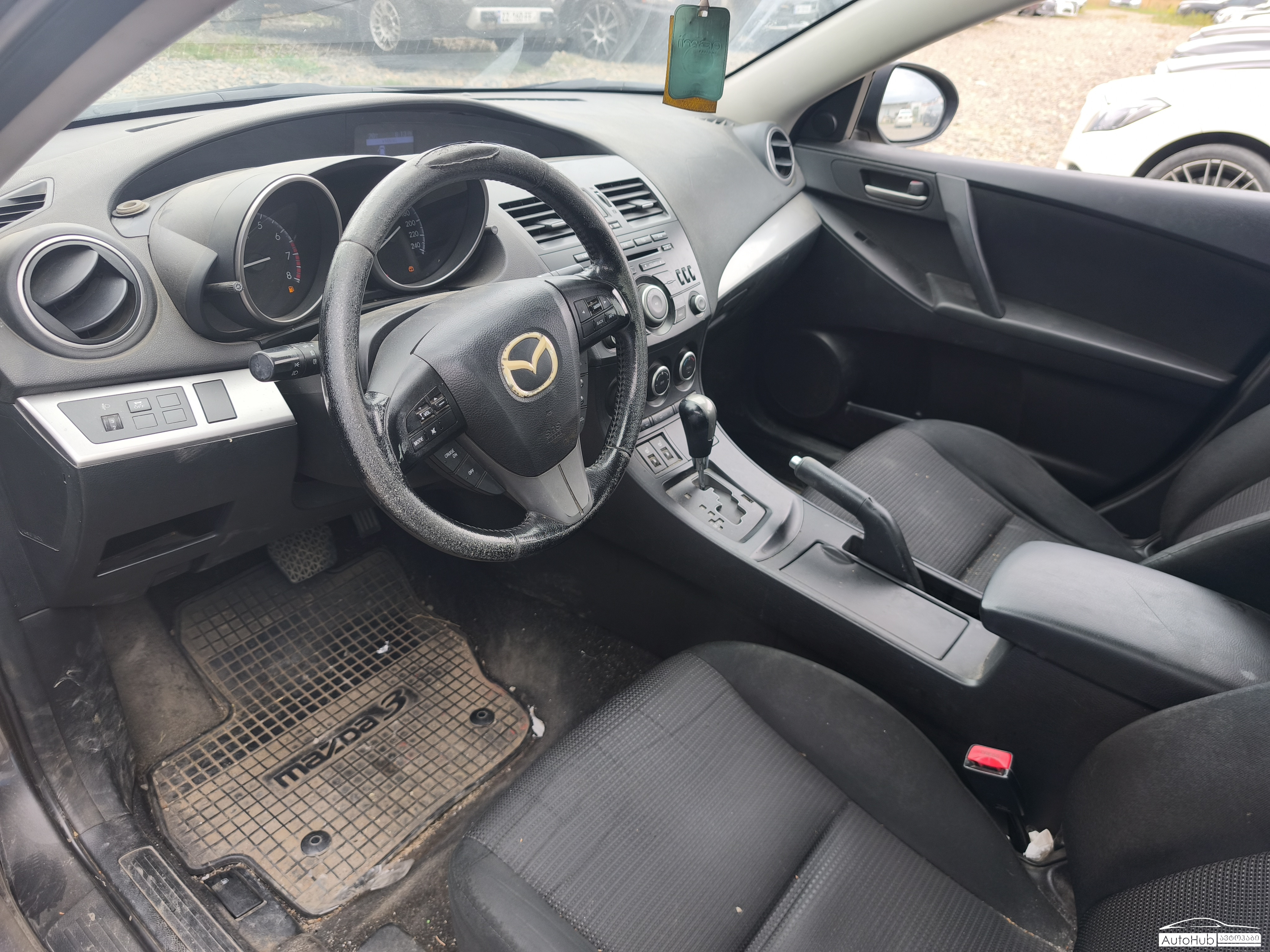 MAZDA Mazda 3