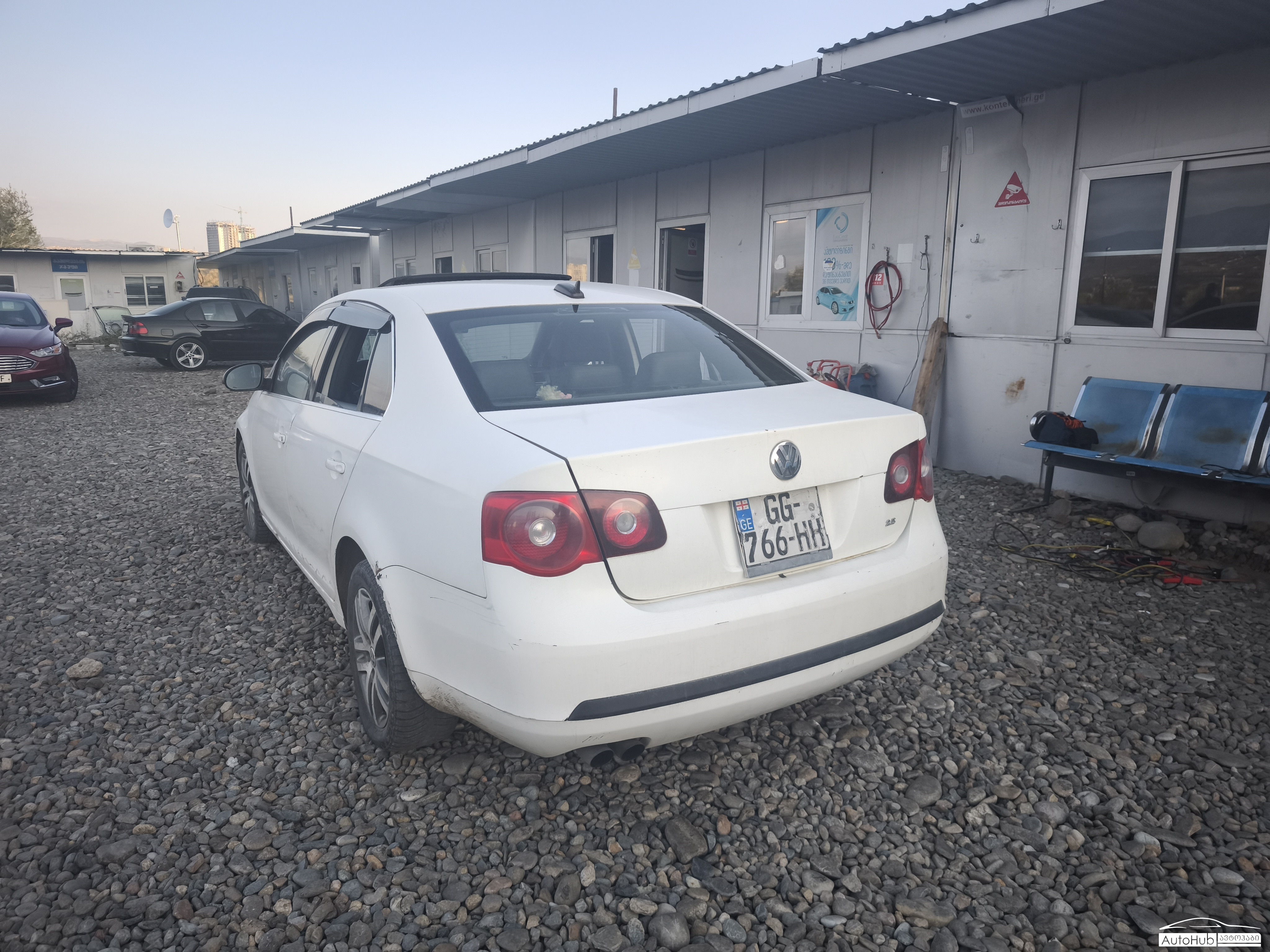 VOLKSWAGEN Jetta