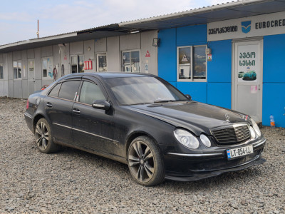 MERCEDES BENZ E 320