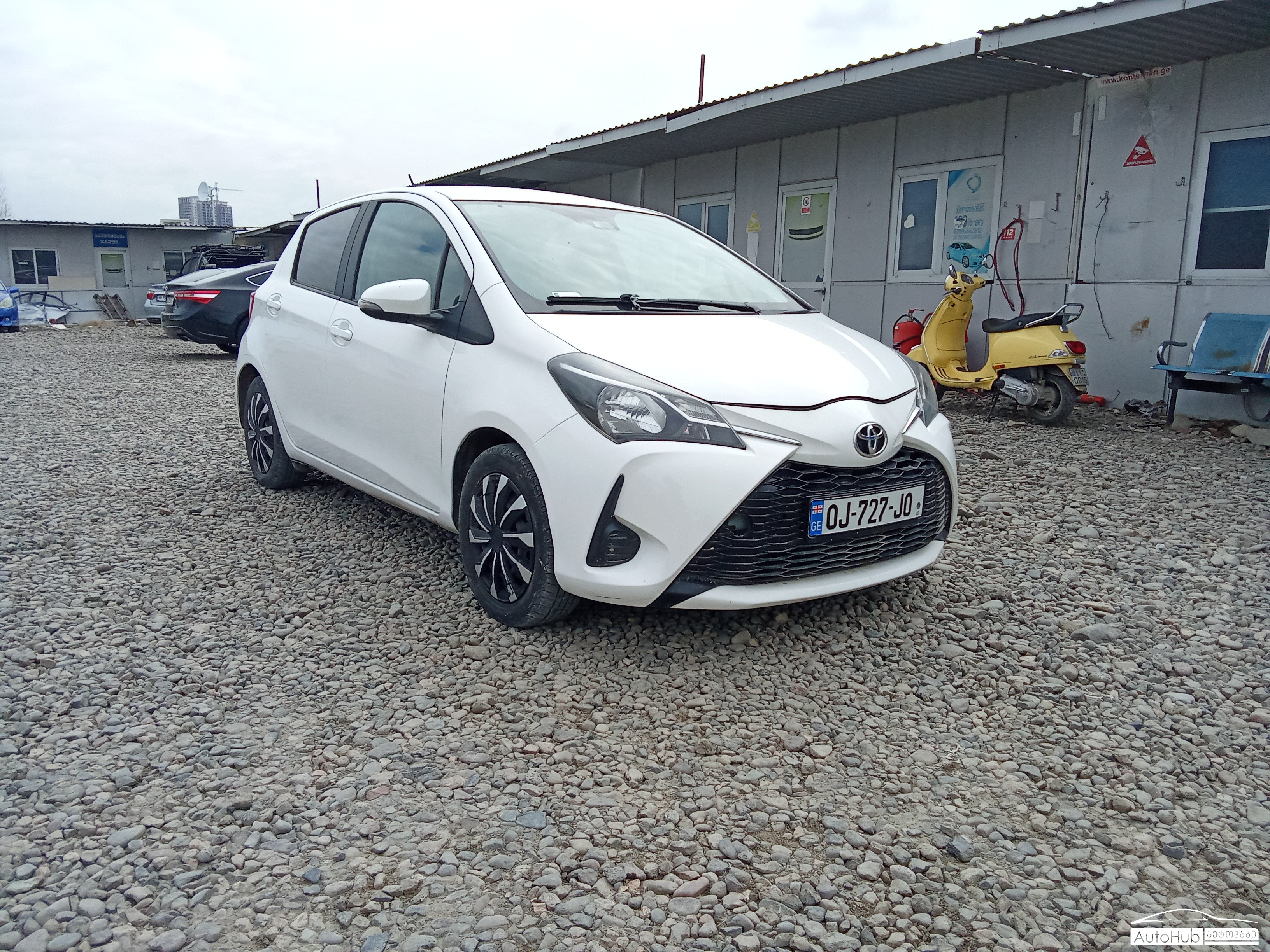 TOYOTA Yaris