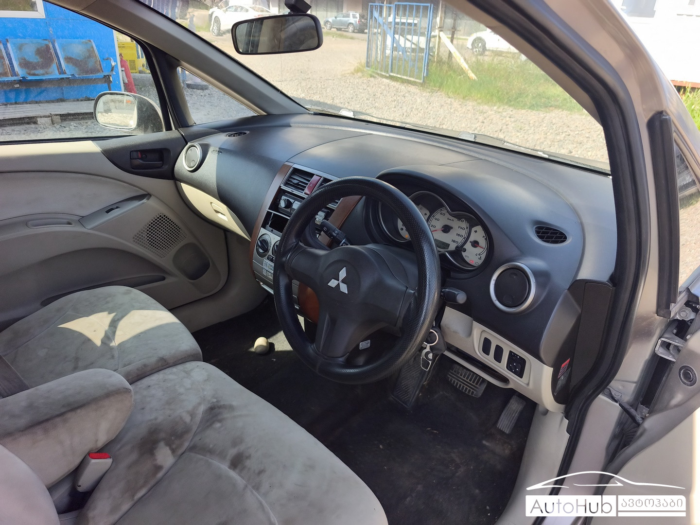 MITSUBISHI Colt